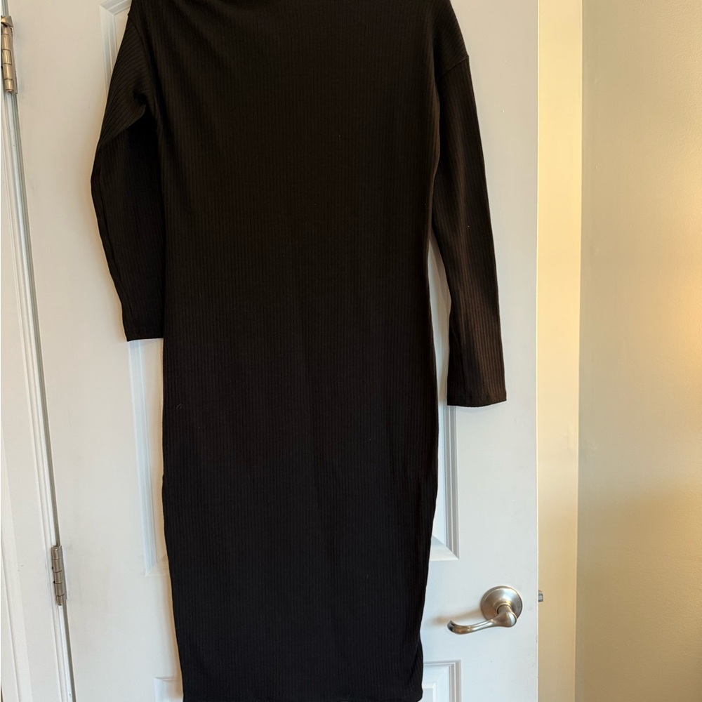 Black Ribbed Cutout Top - Picture 4 of 5